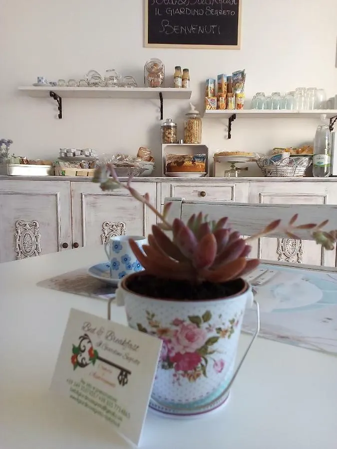Il Giardino Segreto Acomodação com café da manhã Riotorto